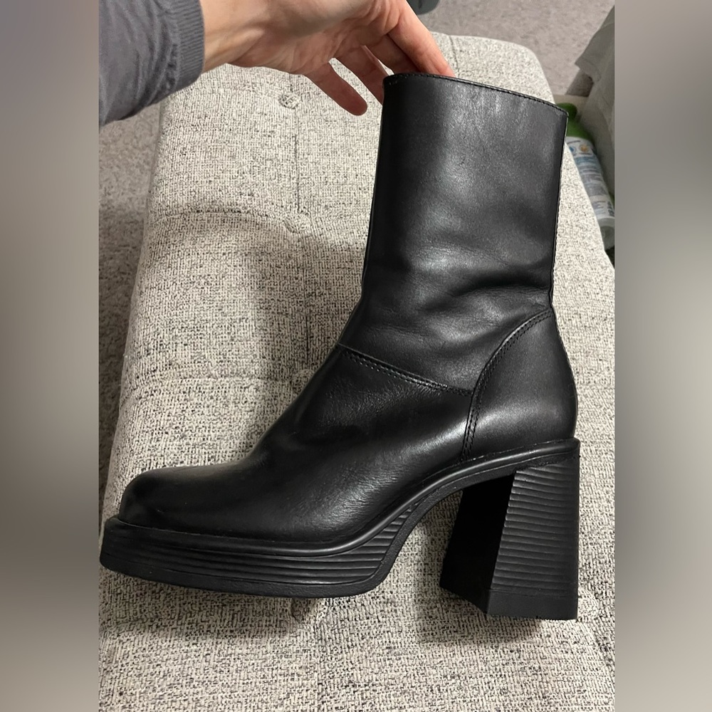 Steve Madden Chunky high heel boots